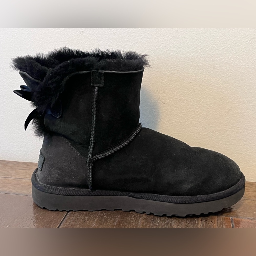 UGG Bailey Bow Crystal Boots Womens size 7 - Picture 4 of 11